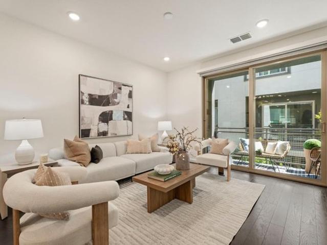 Townhouse for sale in Hayward, California