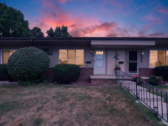 Condo for sale in South Lyon, Michigan
