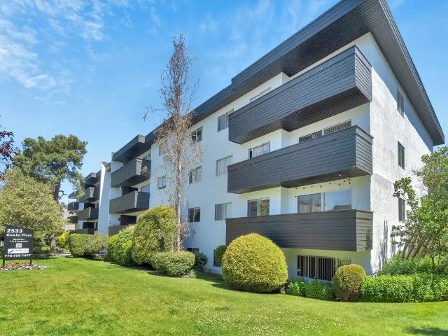 Apartment for rent in Quadra Village, Victoria