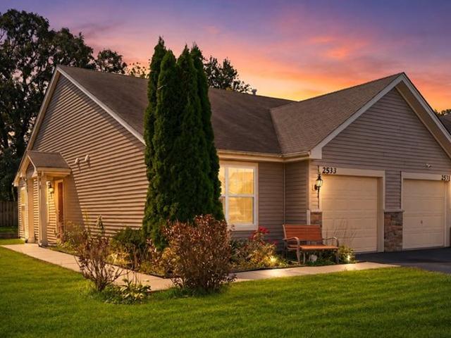 Townhouse for sale in Hampshire, Illinois
