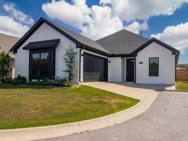 House for sale in Bryant, Saline County