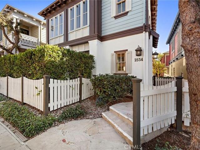 Condo for sale in Corona Del Mar, California