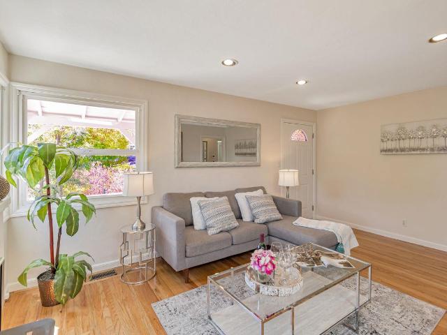 House for sale in San Carlos
