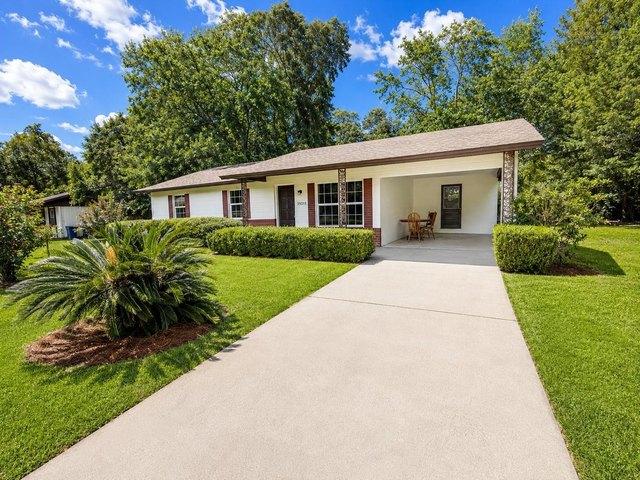 House for sale in Newberry, Florida