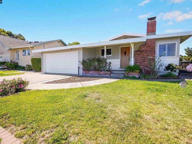 House for sale in Pinole, California