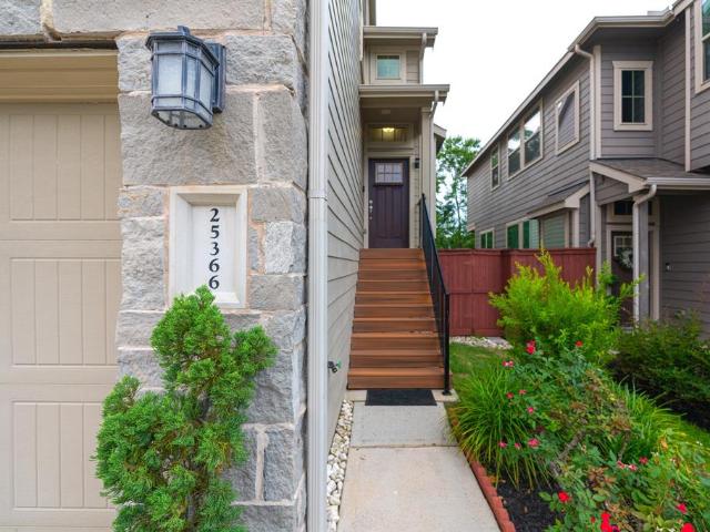 Townhouse for sale in Porter