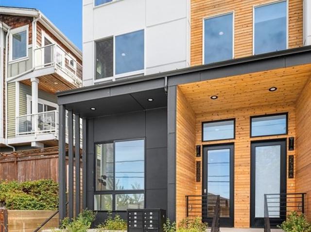 Townhouse for sale in Seattle, Washington