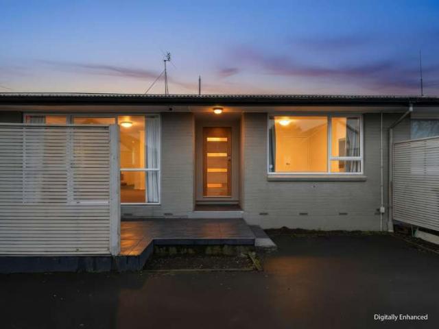Apartment for sale in Chaslands, Canterbury