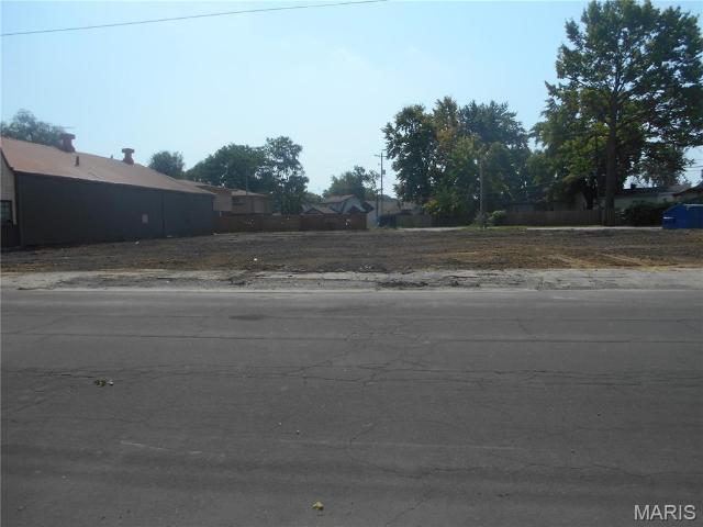 Land for sale in East Saint Louis, Illinois