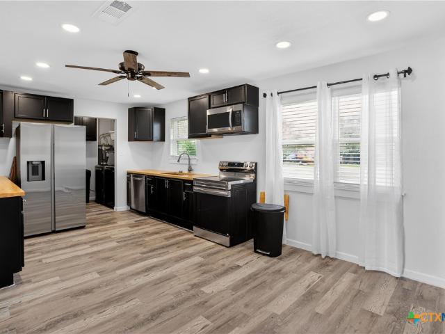 House for sale in Gause, Milam County