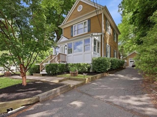 House for sale in Stirling, New Jersey