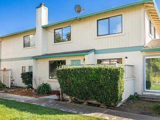 Condo for sale in Freedom, California