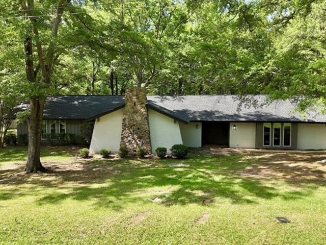 House for sale in Saltillo, Mississippi