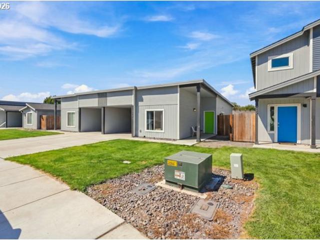 Townhouse for sale in Oregonia