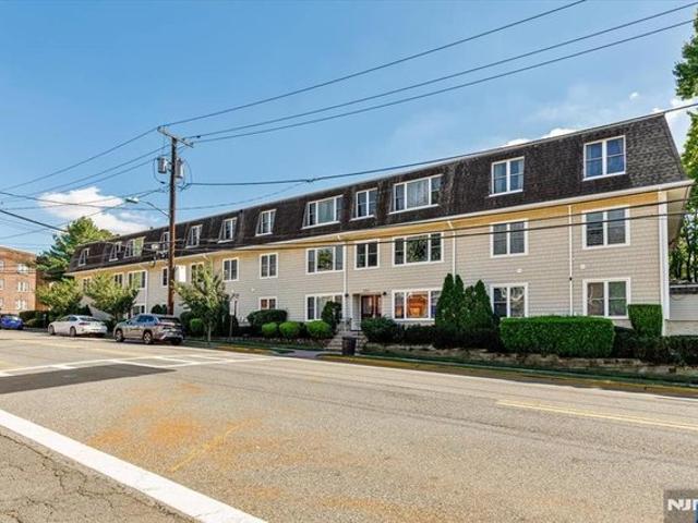 Condo for sale in Rutherford, New Jersey