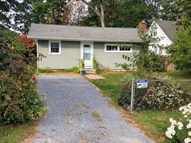 House for sale in Mastic, Town of Brookhaven