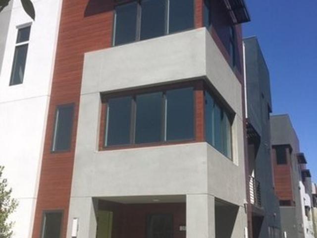Townhouse for sale in Levity, Tustin