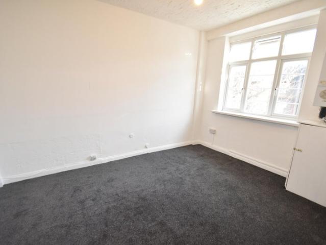 Apartment for rent in London Borough of Ealing, Park Royal