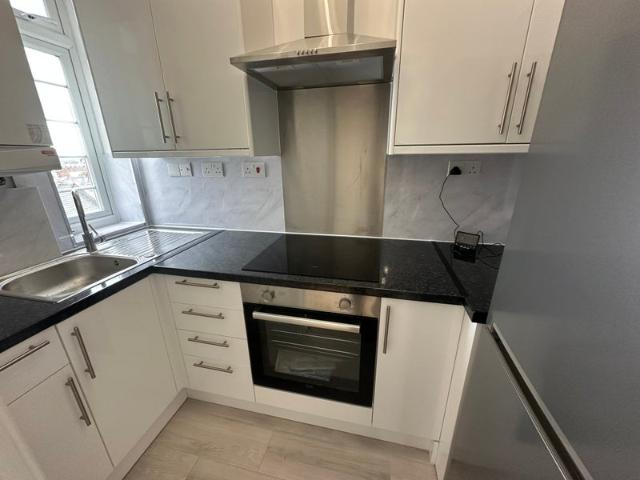 Apartment for rent in London Borough of Ealing, Park Royal
