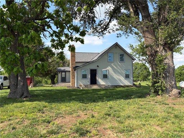 House for sale in Harrisonville, Missouri