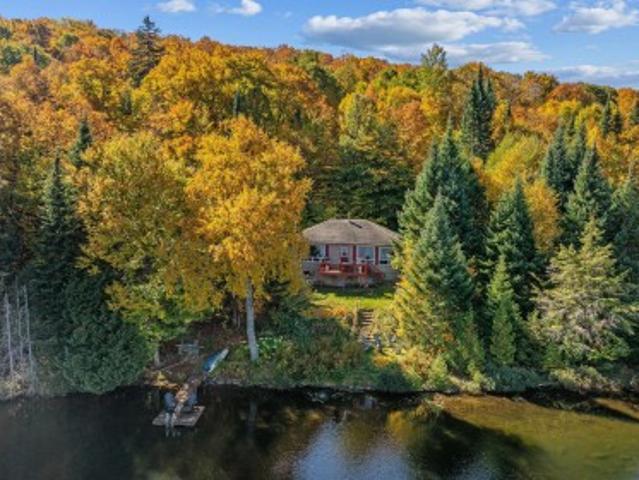 House for sale in Mont-Blanc, Laurentides