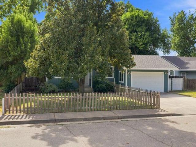 House for sale in Anderson, Shasta County