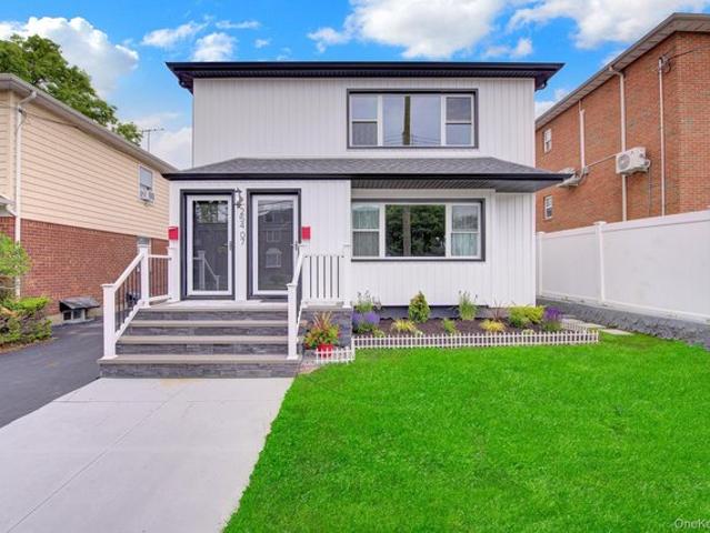 House for sale in Queens, Arverne