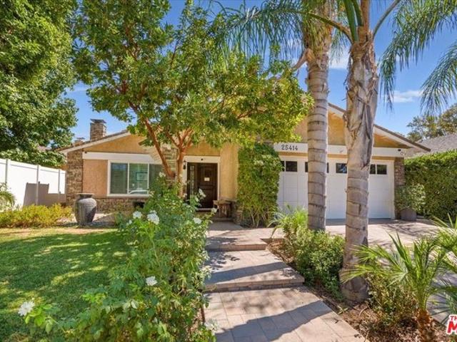 House for sale in Santa Clarita, Los Angeles County