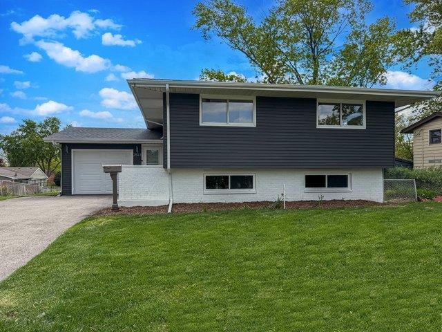 House for sale in Woodridge, Illinois