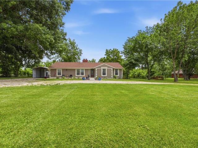 House for sale in East Lynne, Missouri