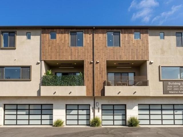 Townhouse for sale in Gardena, California