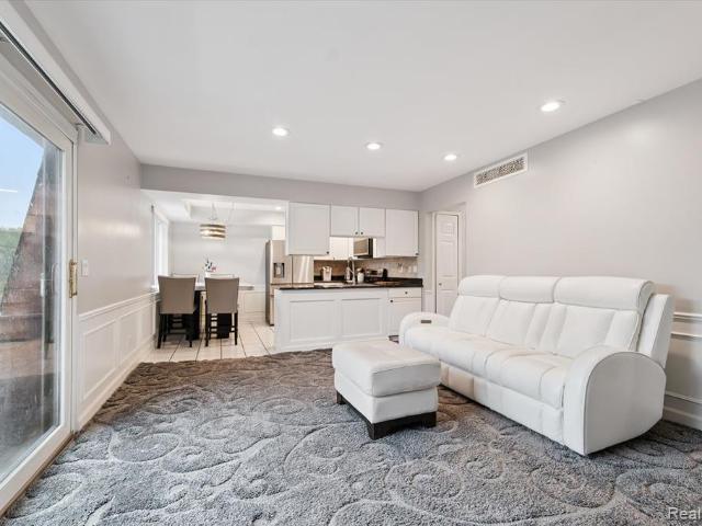 Condo for sale in Harrison Township, Michigan