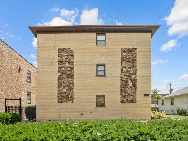 Condo for sale in Elmwood Park, Illinois