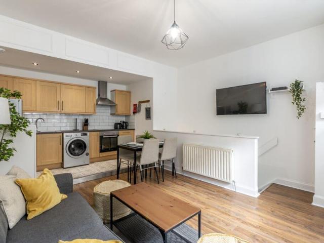 Apartment for rent in Hillside, Leith