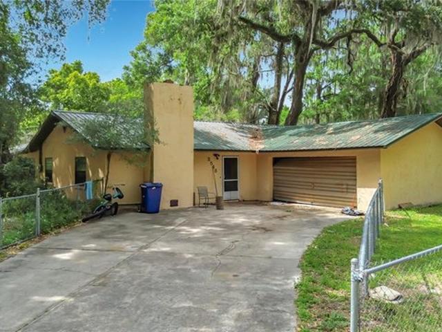 House for sale in Lake Panasoffkee, Florida
