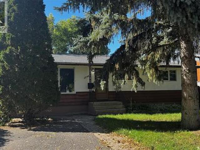 House for sale in Riverside, Regina