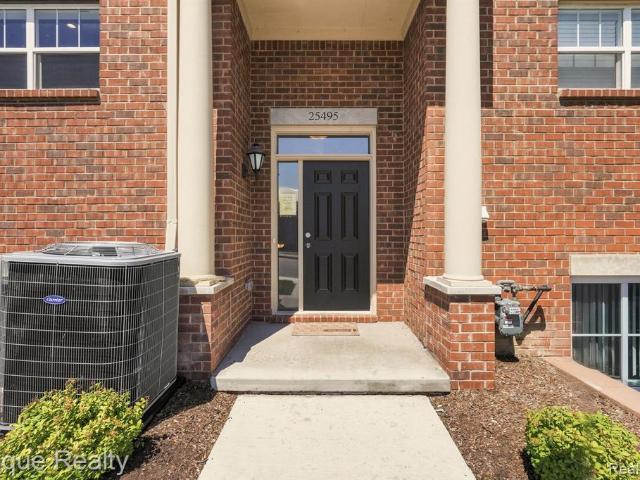Condo for sale in Novi, Oakland County