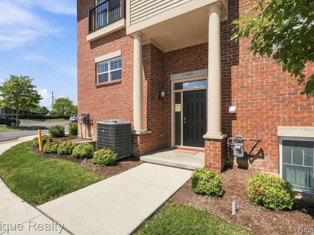 Condo for sale in Novi, Michigan