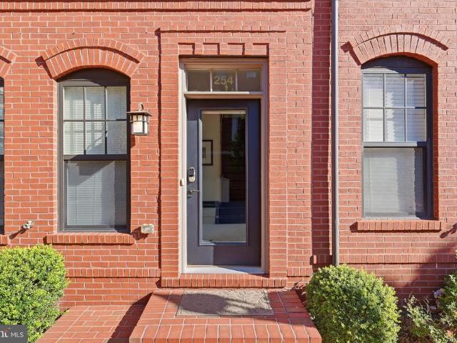 Townhouse for sale in Virginia