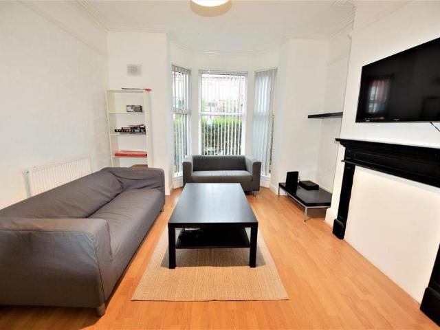 House for rent in Hyde Park, West Yorkshire