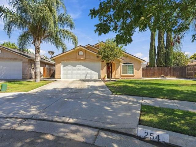 House for sale in Tulare, Tulare County