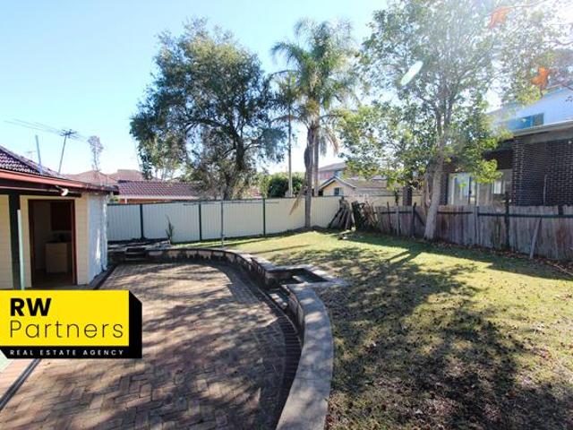 House for rent in Fairfield Heights