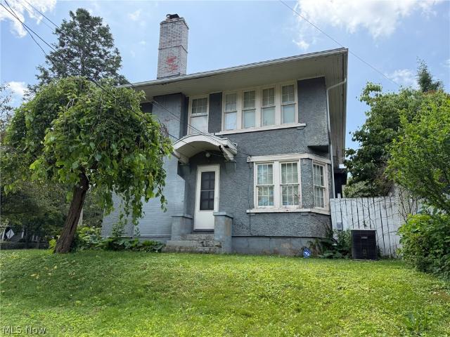 House for sale in Summit, Ohio