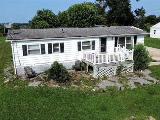 House for sale in Centerville, Pennsylvania