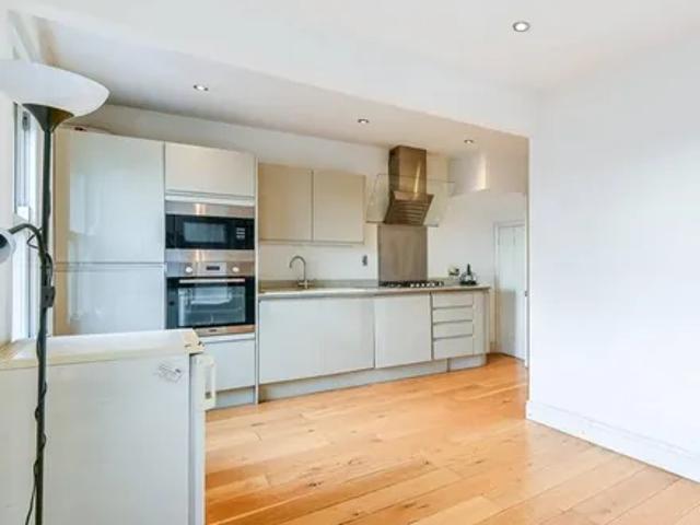 Apartment for rent in Highbury, Greater London
