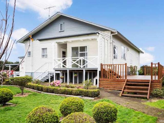 Property for sale in Awhitu