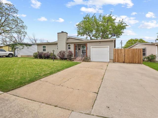 House for sale in Farmers Branch, Texas