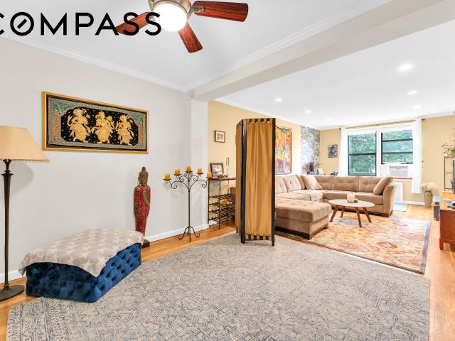 Property for sale in The Bronx, Arverne