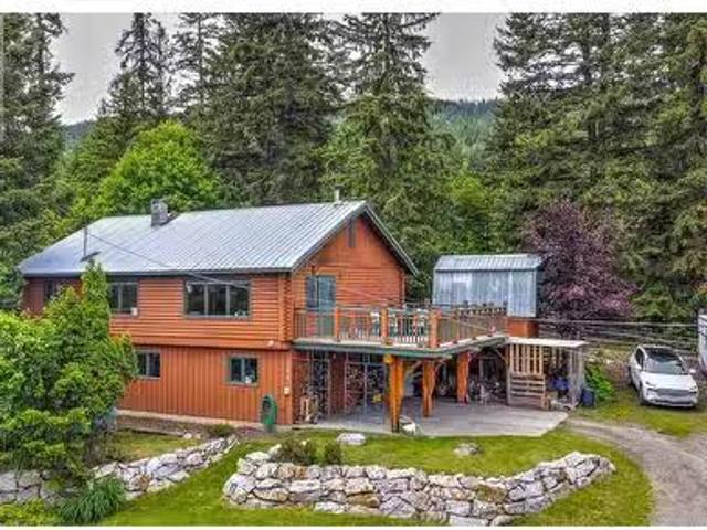 House for sale in Lumby, British Columbia
