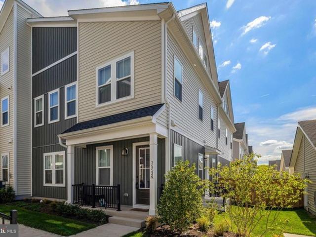 Townhouse for sale in Virginia
